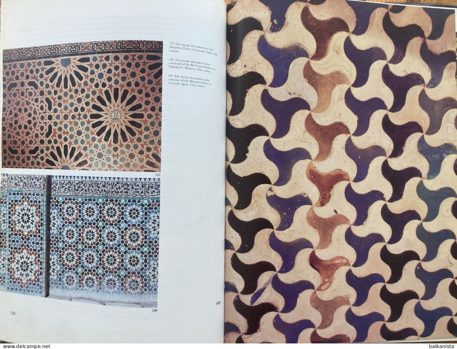 Ceramic Tiles In Islamic Architecture Gonul Oney