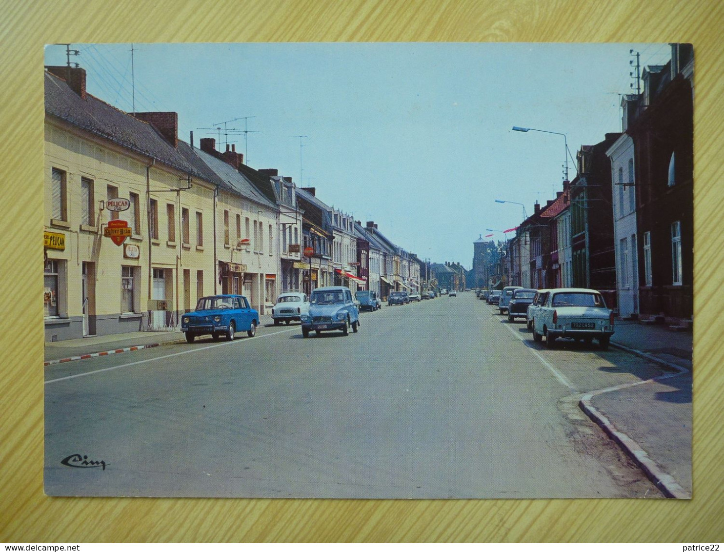 CPSM Inédite  écrite 1977 QUIEVRECHAIN Rue De Condé Peugeot Diane Aronde 404 Bar Café Bière Pélican Sylver Brau - Quievrechain