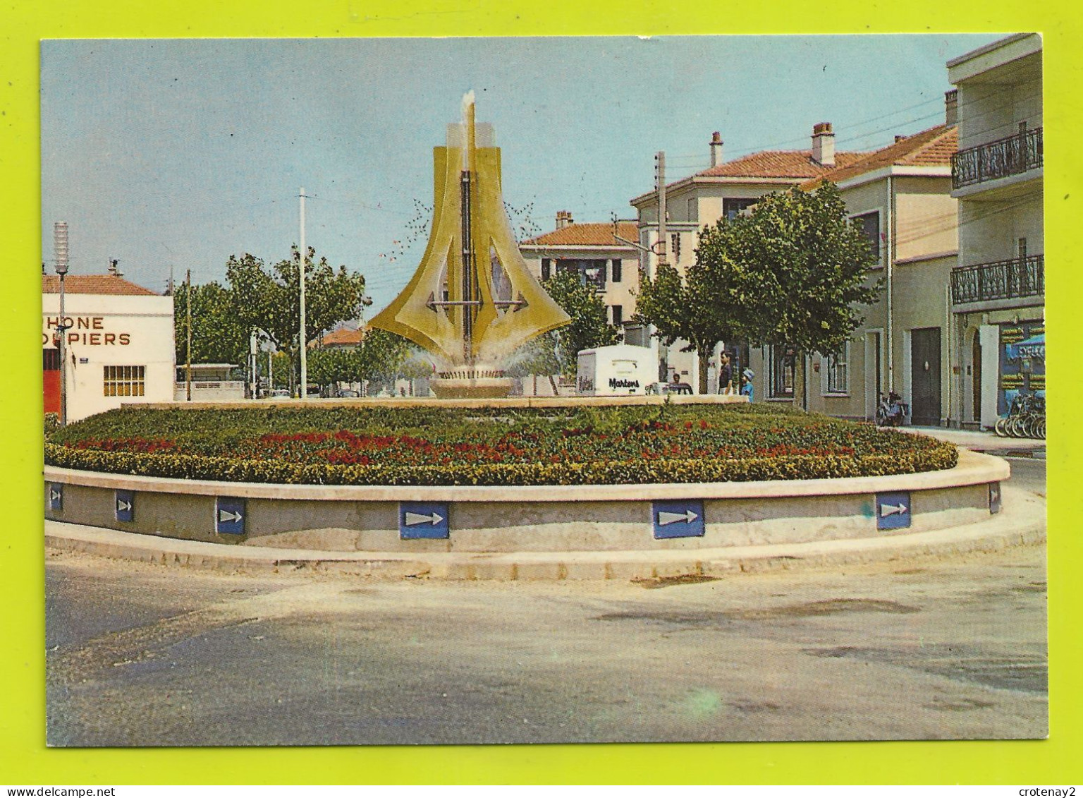 13 PORT ST LOUIS DU RHÔNE Vers Martigues Fontaine VOIR ZOOMS Pompiers Camionnette PUB MARTENS Magasin Cycles Mobylette - Saint-Louis-du-Rhône