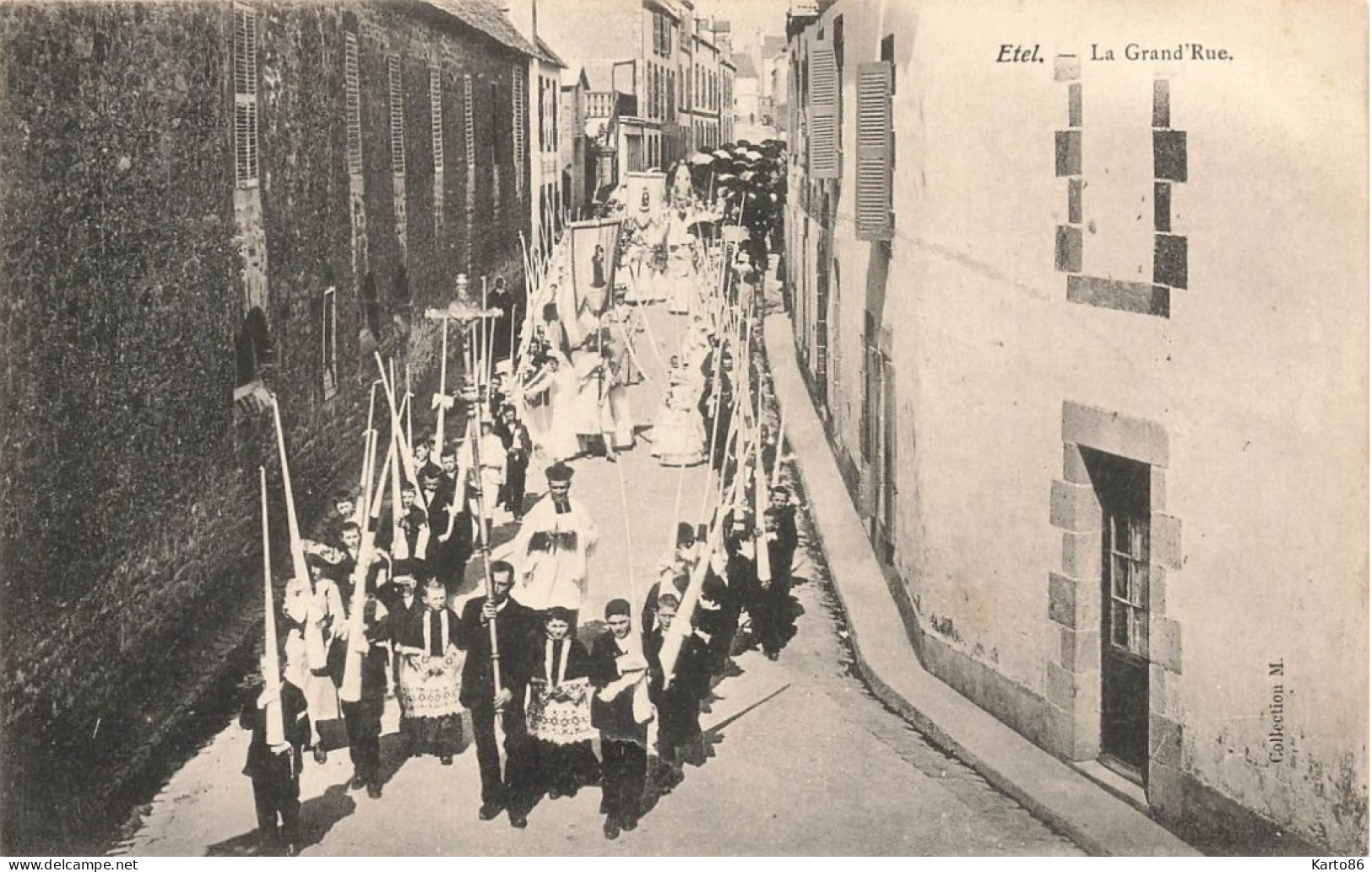 étel * La Grand Rue Du Village * Procession Défilé Fête Religieuse - Etel