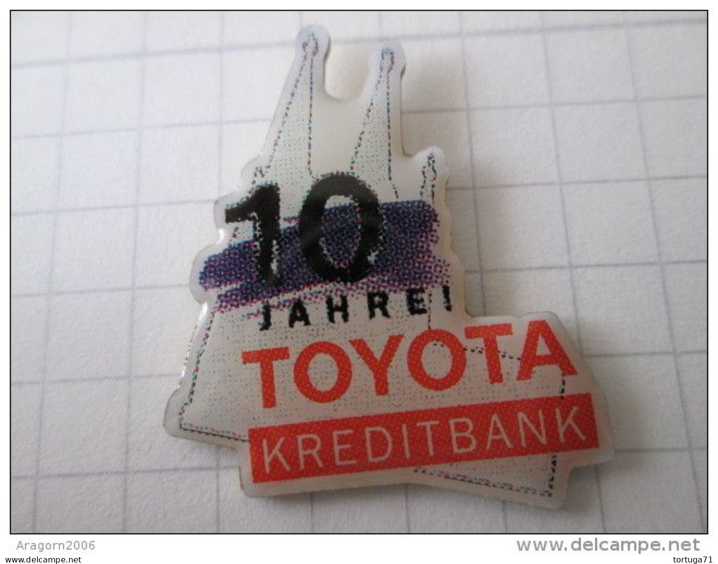 Toyota Pin Ansteckknopf 10 Jahre Toyota Kreditbank - Toyota