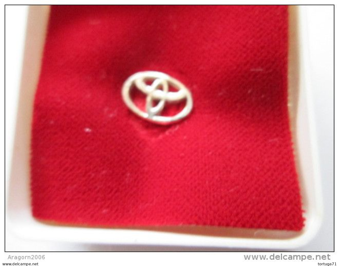 Toyota Pin Ansteckknopf Silber Real Silver 1000 - Toyota