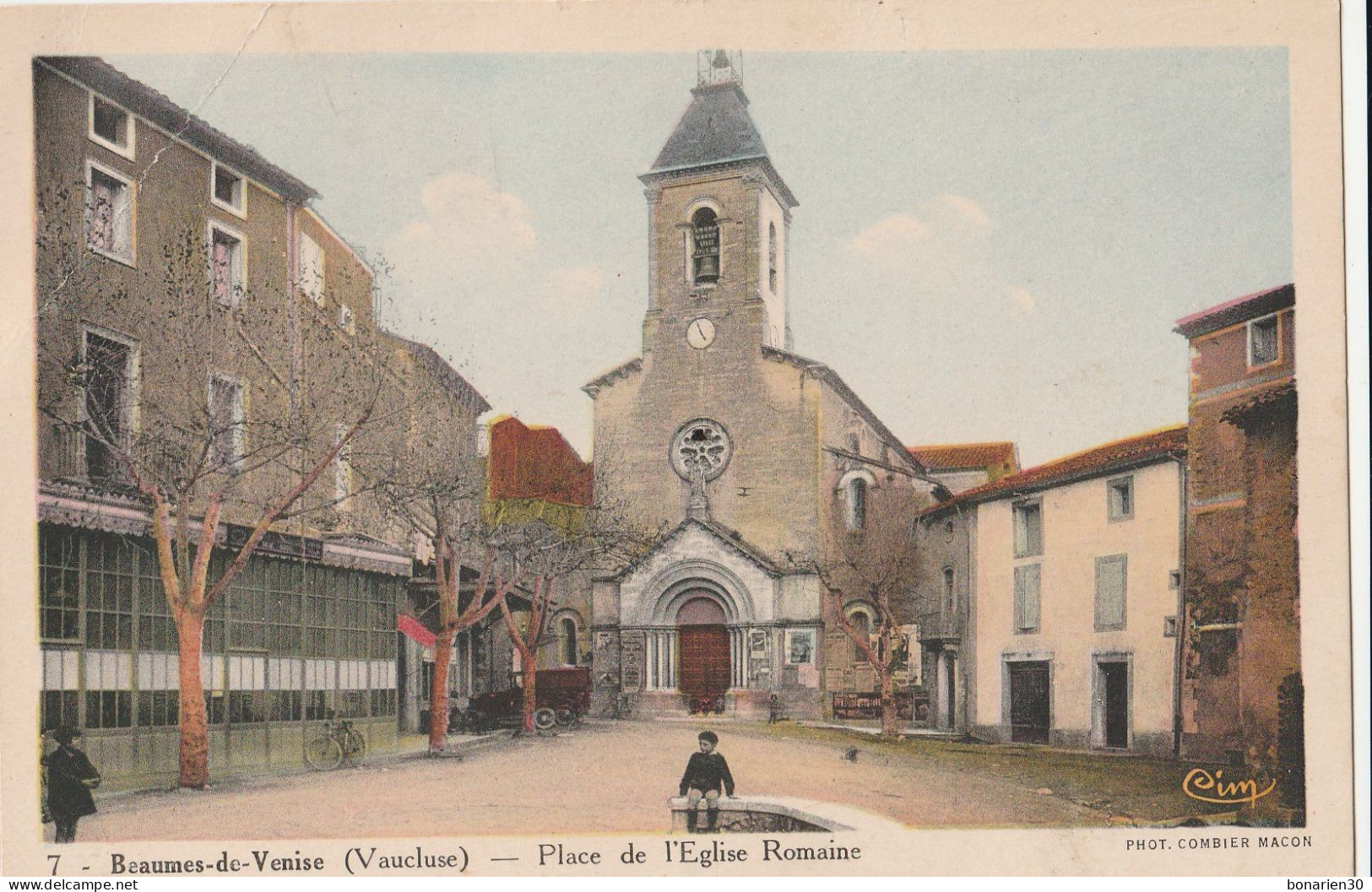 CPA 84 BEAUMES DE VENISE  PLACE DE L'EGLISE ROMAINE ETAT - Beaumes De Venise