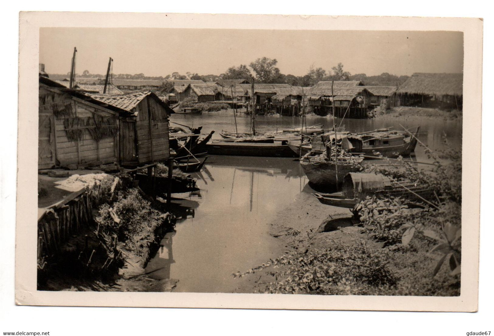 SAIGON (INDOCHINE) - SUR L'ARROYO - Vietnam