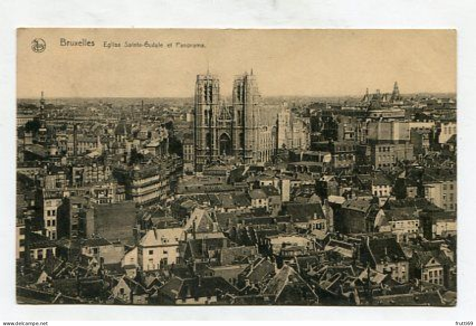 AK 140508 BELGIUM - Bruxelles - Eglise Ste. Gudule Et Panorama - Panoramische Zichten, Meerdere Zichten