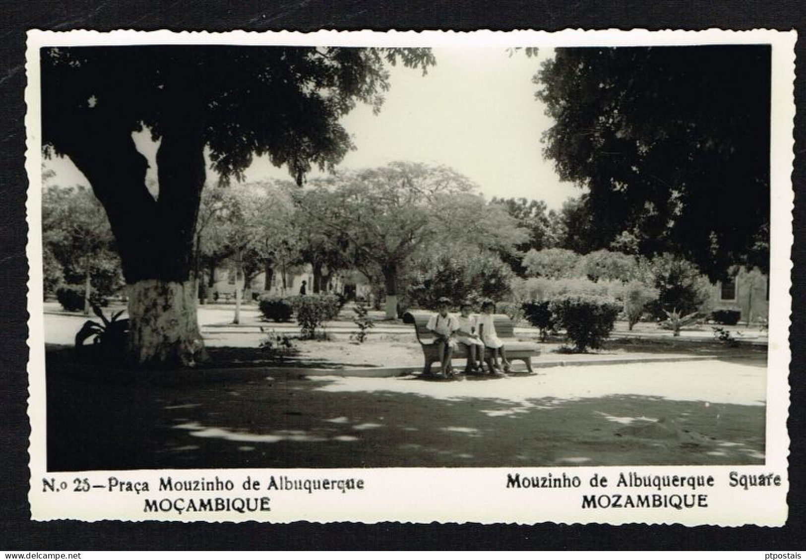 MOÇAMBIQUE MOZAMBIQUE (Africa) - NMouzinho De Albuquerque Square RARE PHOTO-POSTCARD - Mozambique