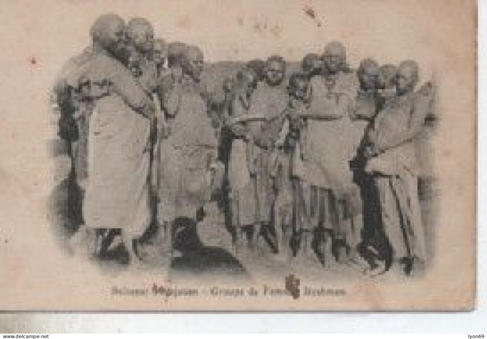 ANJOUAN  SULTANAT D ANJOUAN  GROUPE DE FEMMES BUSHMEN - Comores