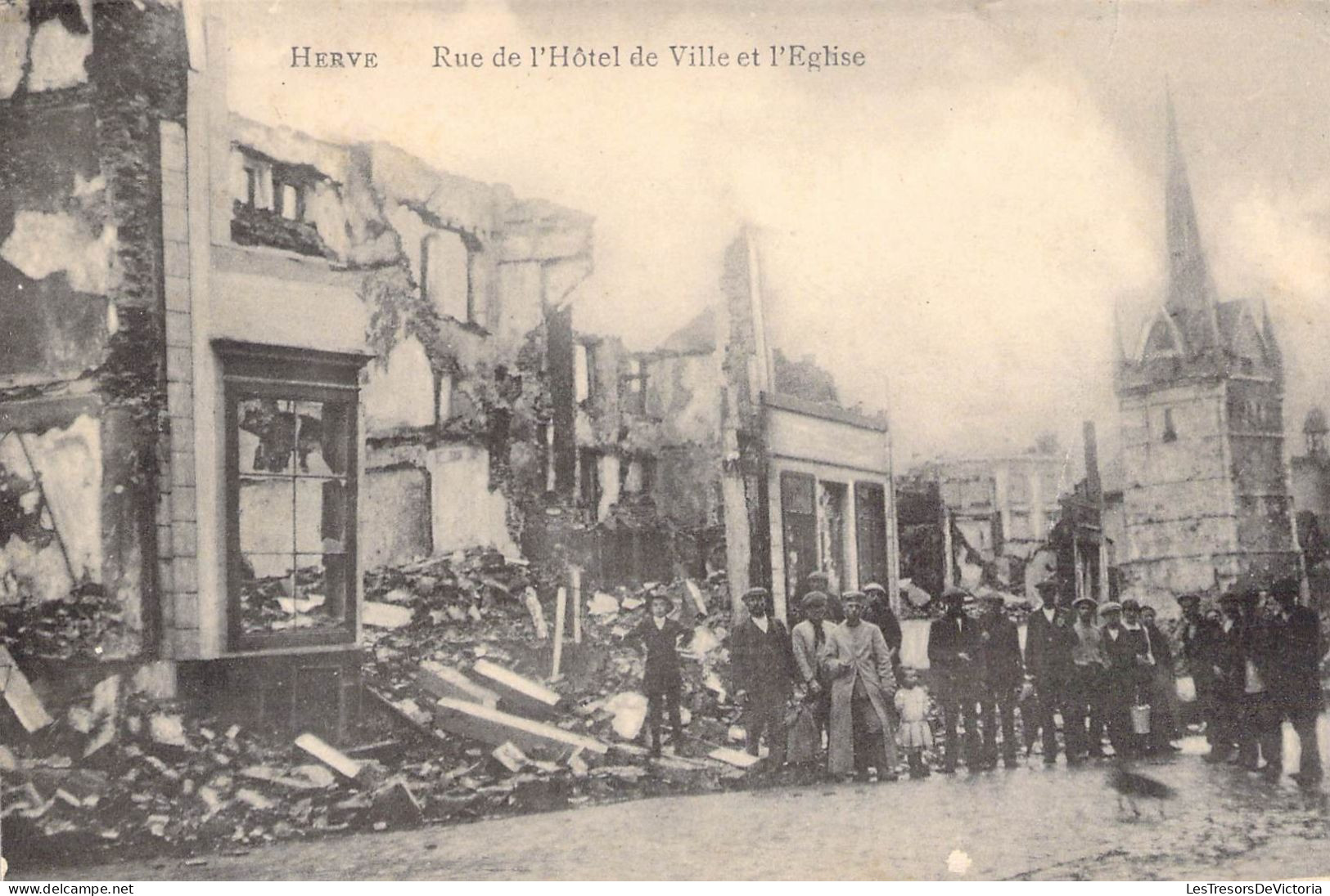 Belgique - Herve - Rue De L'hotel De Ville Et L'église - Animé - Après Guerre ?  - Carte Postale Ancienne - Herve