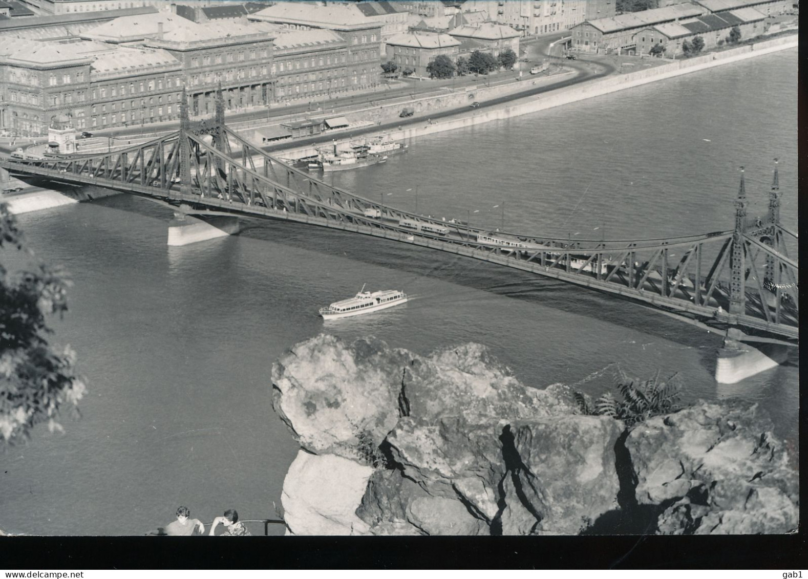 Budapest -- Pont De La Liberte - Kunstbauten