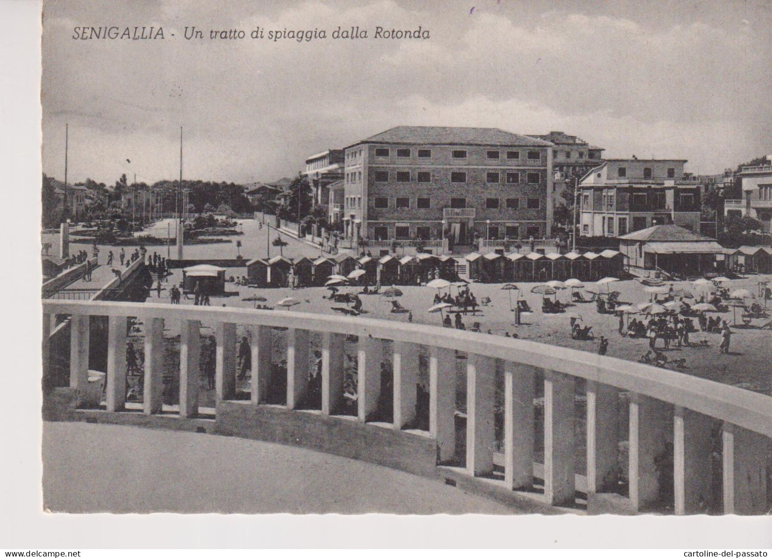 SENIGALLIA   ANCONA  UN TRATTO DI SPIAGGIA DALLA ROTONDA  VG  1957 RETRO TIMBRO COLONIA - Senigallia