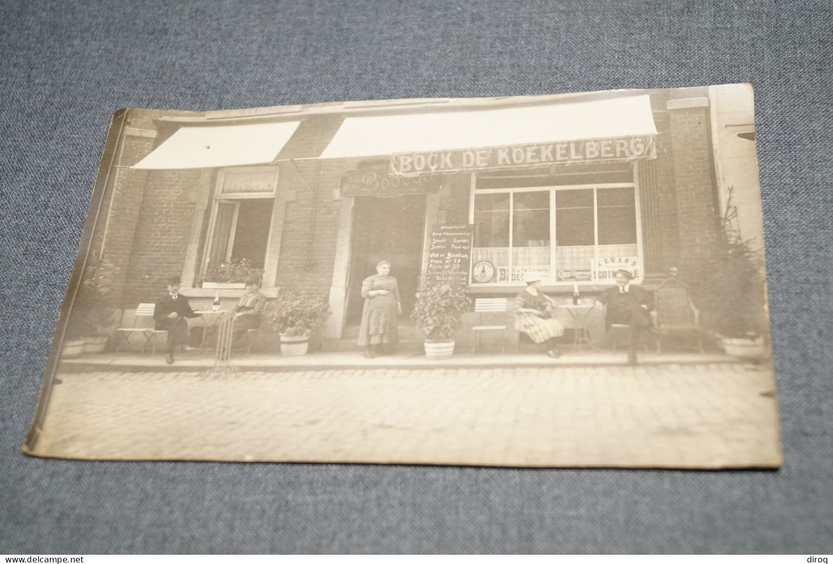 Grande Photo Ancienne De 1921,Marche-en-Famenne,café Le Bodéga,18 Cm.sur 11,5 Cm. - Places