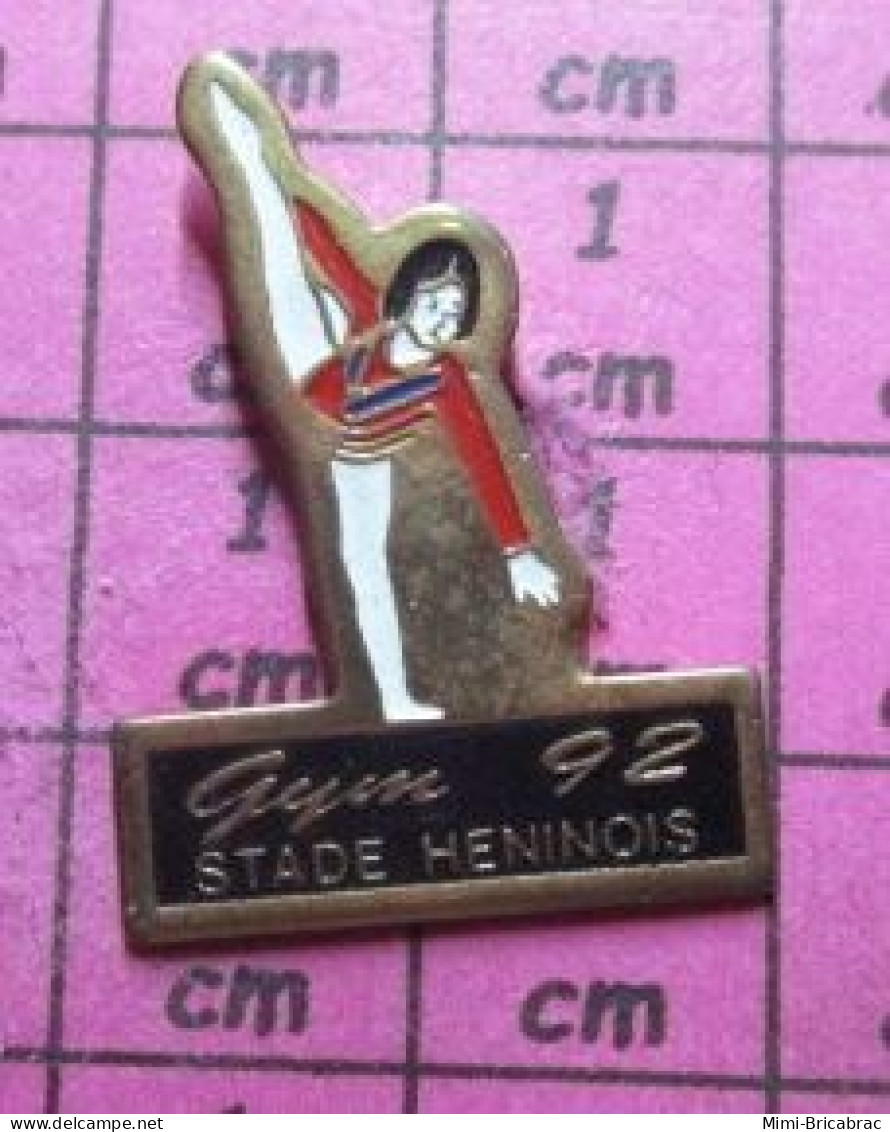 716B Pin's Pins / Beau Et Rare / SPORTS / FILLETTE GYMNASTIQUE FEMININE STADE HENINOIS 92 - Gymnastique