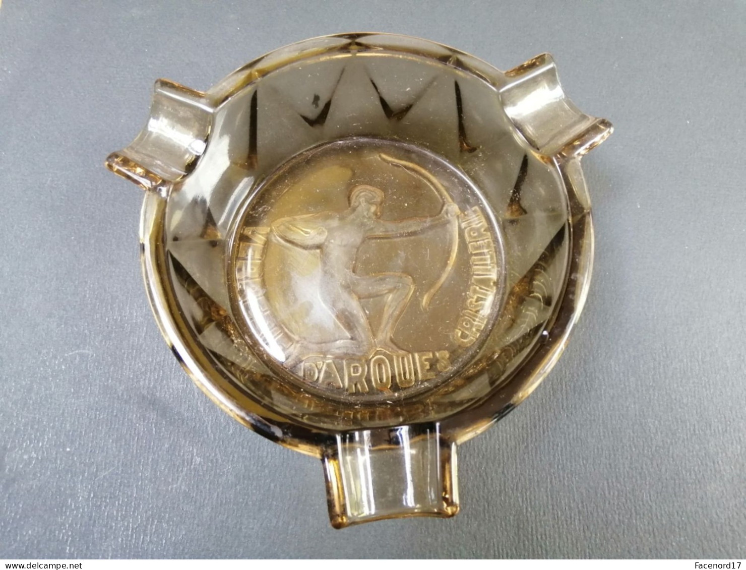 Cendrier Verrerie D'Arques Cristallerie En Verre Fumé - Ashtrays