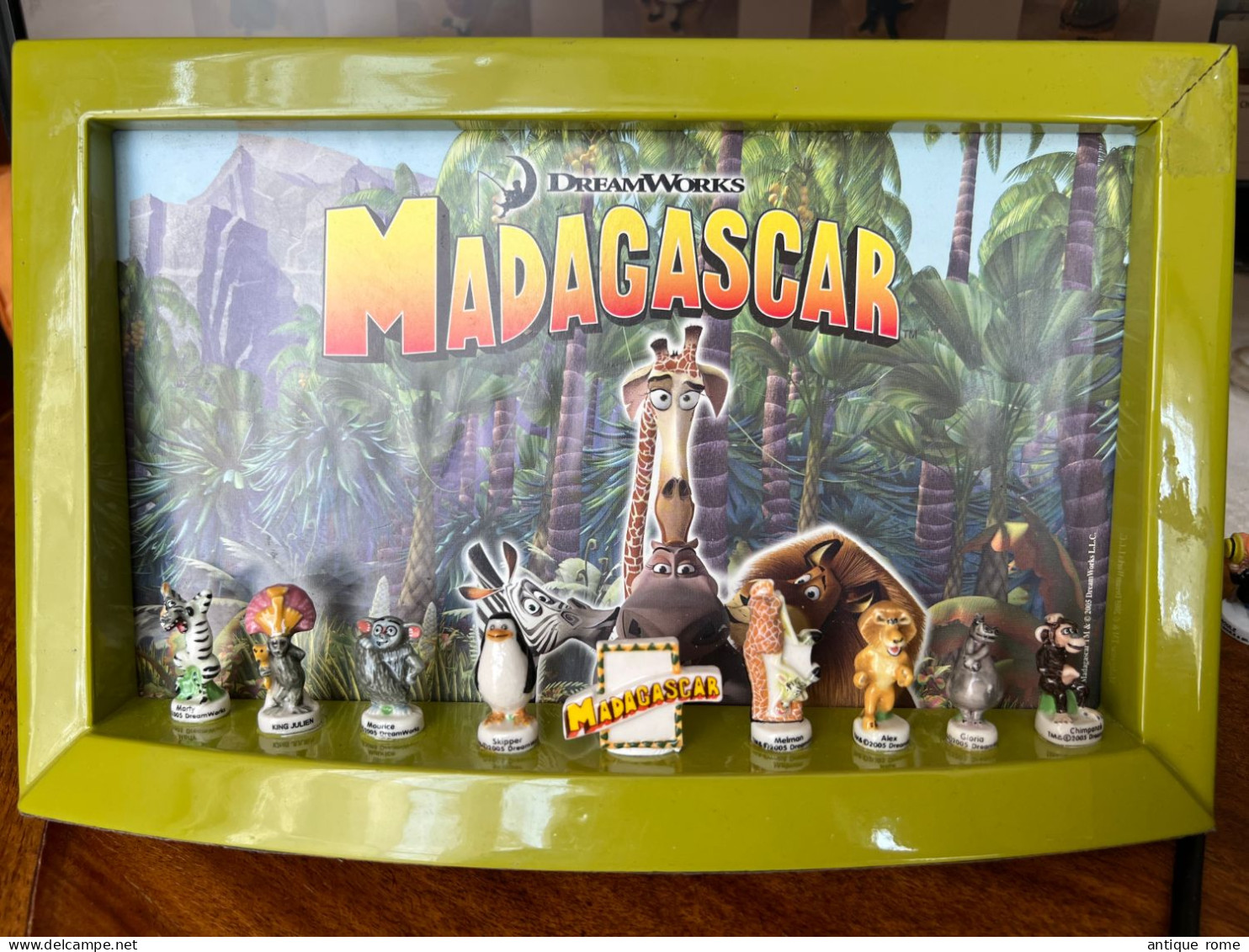 Série Complète De 9 FEVES_ MADAGASCAR + Tableau De Présentation D'origine  © DreamWorks Animation 2005 - Dessins Animés