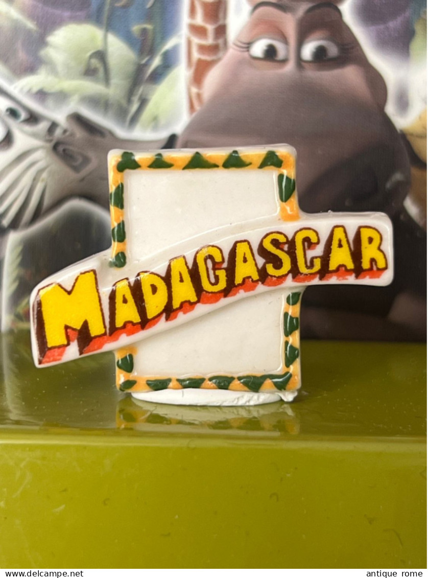 Série Complète De 9 FEVES_ MADAGASCAR + Tableau De Présentation D'origine  © DreamWorks Animation 2005 - Dessins Animés