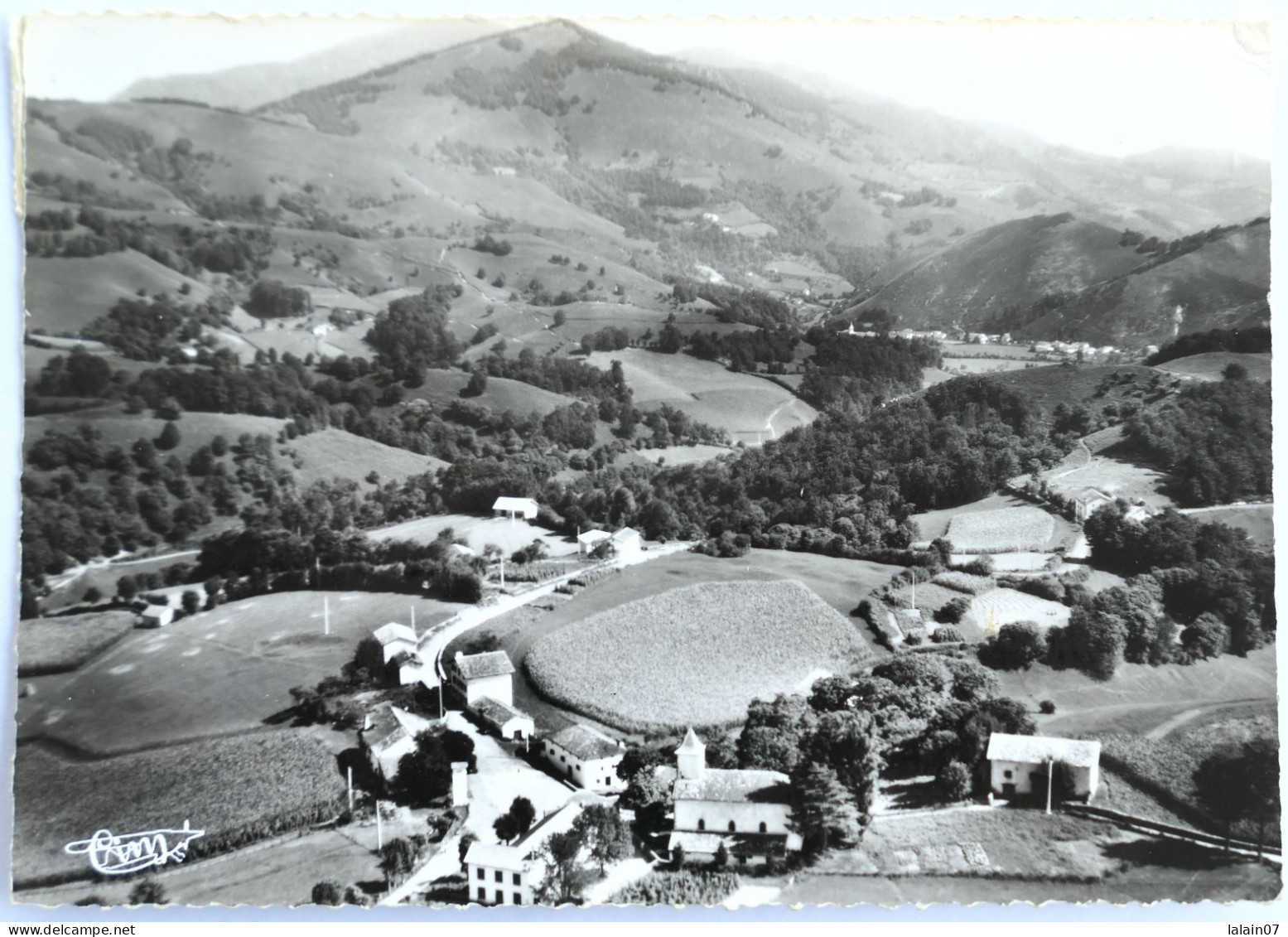 Carte Postale : 64 : ESNAZU : Vue Générale, Timbre En 1961 - Aldudes