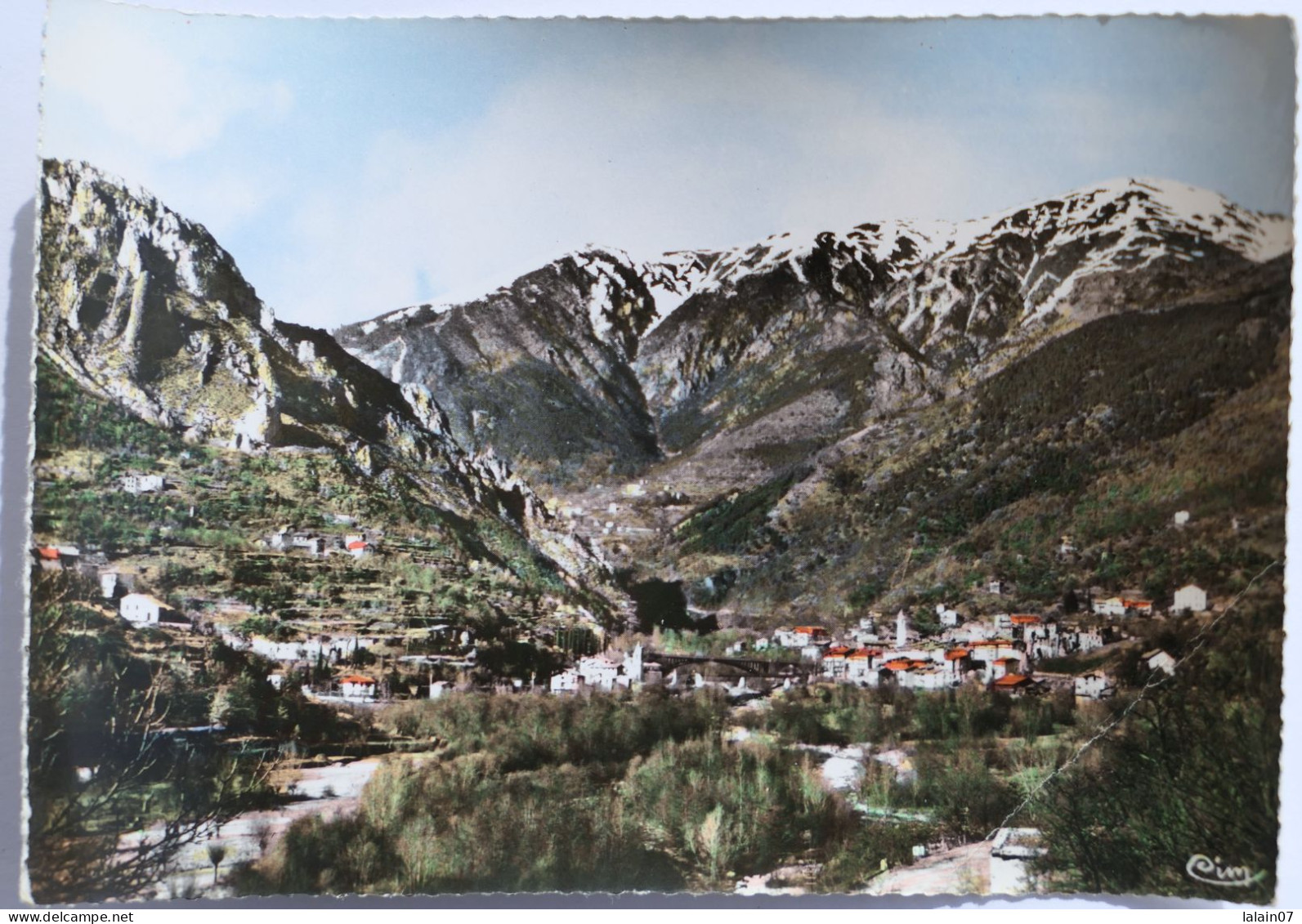 Carte Postale Couleur : 06 : ROQUEBILLIERE : Vue Panoramique De La Vallée, Le Village Et Les Alpes - Roquebilliere