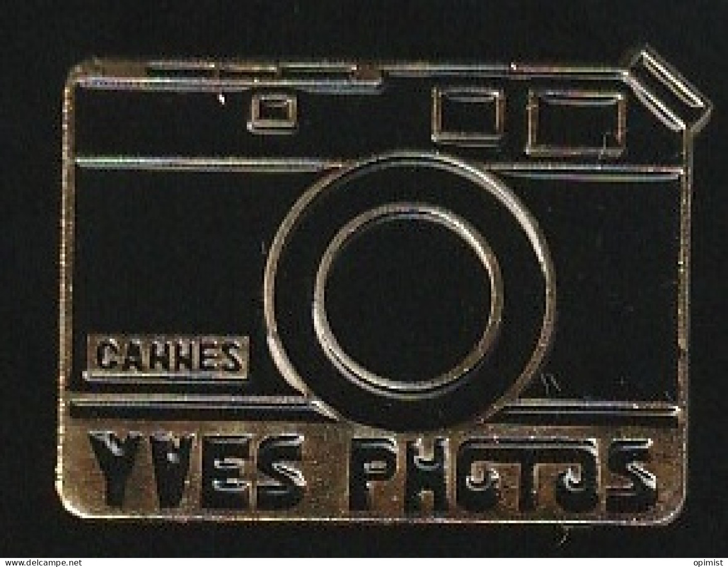 76656- Pin's-.Yves Photo.Cannes. - Photography