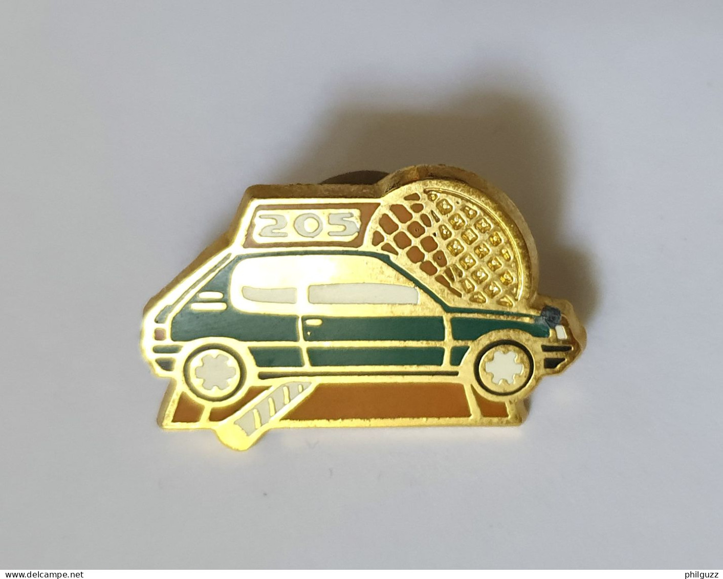 Pin's PEUGEOT 205 ROLLAND GARROS A - Helium - Automobile - F1