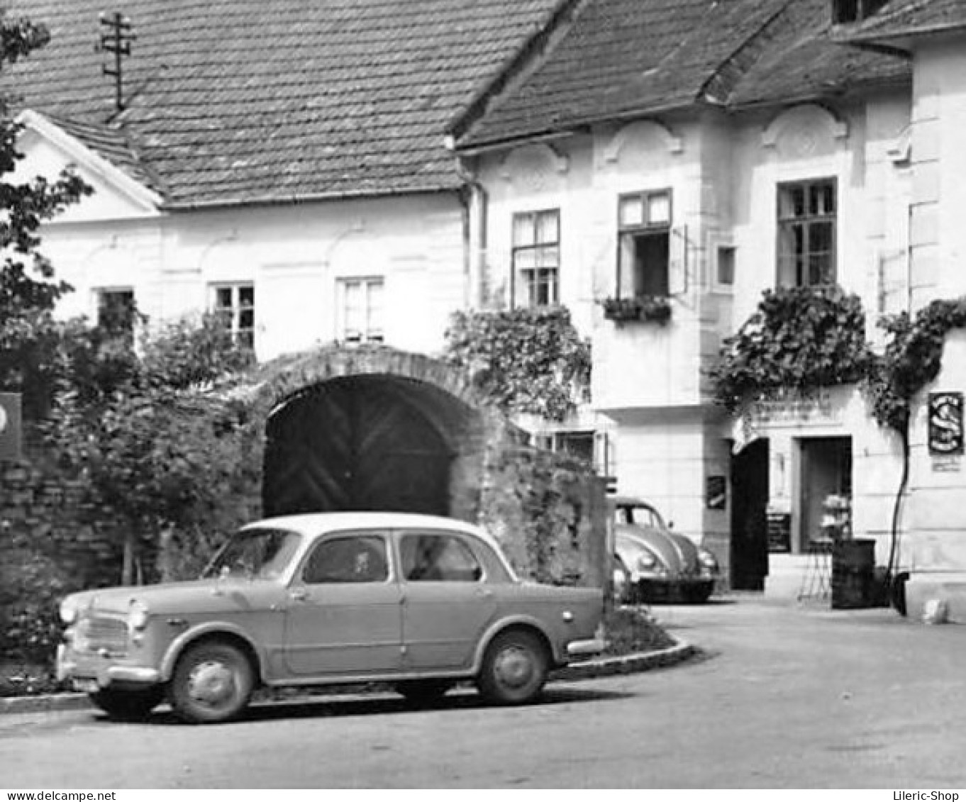 EMMERSDORF A. D. Donau, NO. Wachau, GEORG BRUNNERPLATZ. # Automobile # Fiat NSU Neckar - Melk
