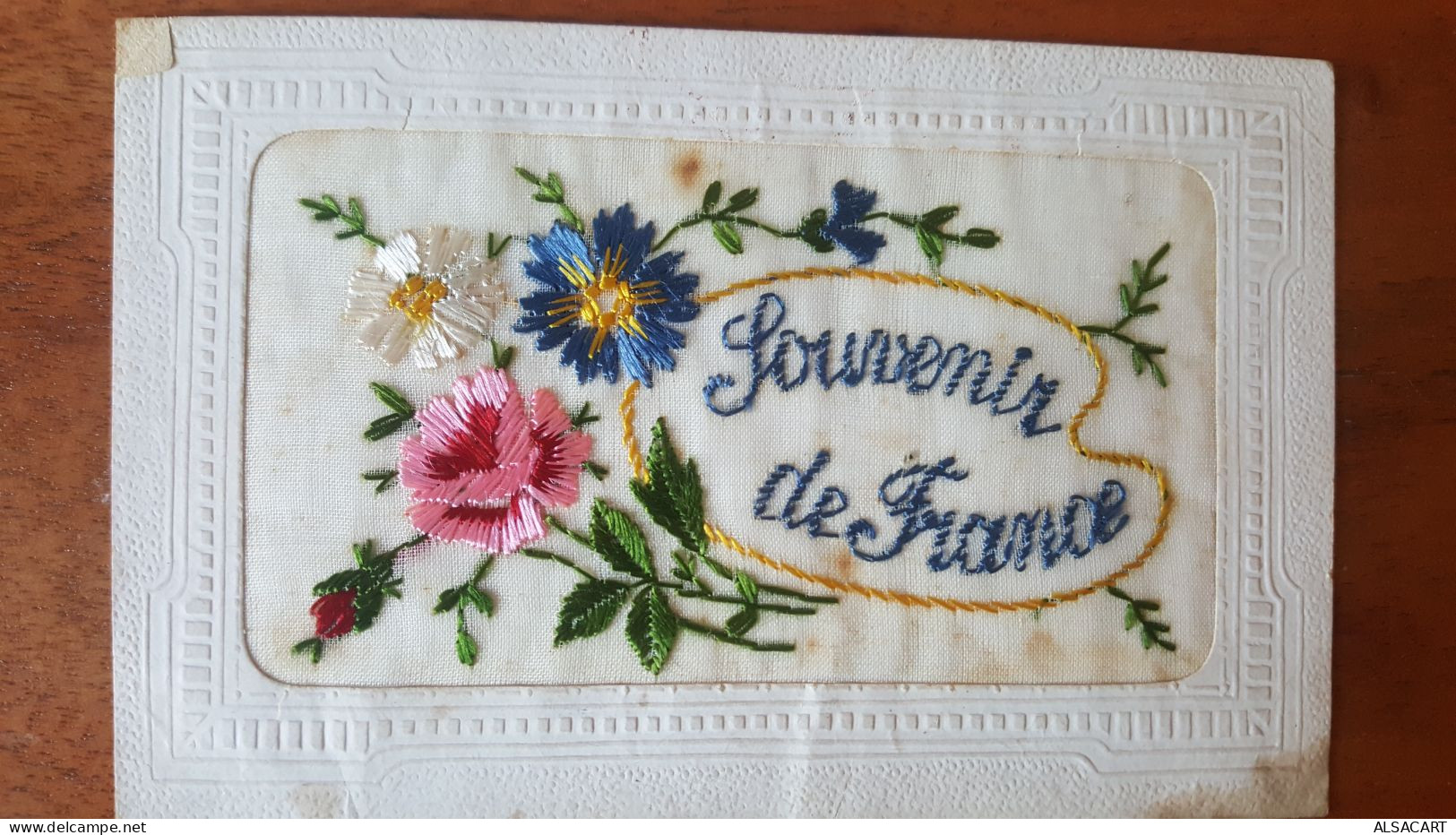 Carte Brodée  , Souvenir De France , - Brodées