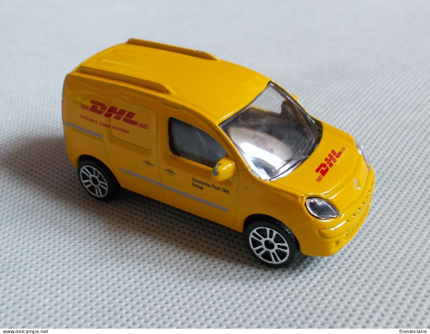 Voiture - Renault Kangoo Express DHL Jaune Majorette - Réf: 288B - Ech: 1/64 - Majorette