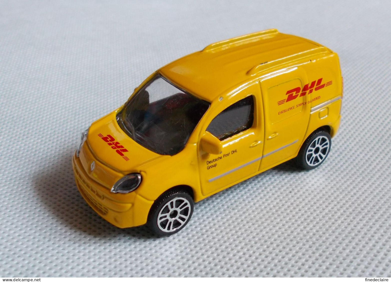 Voiture - Renault Kangoo Express DHL Jaune Majorette - Réf: 288B - Ech: 1/64 - Majorette