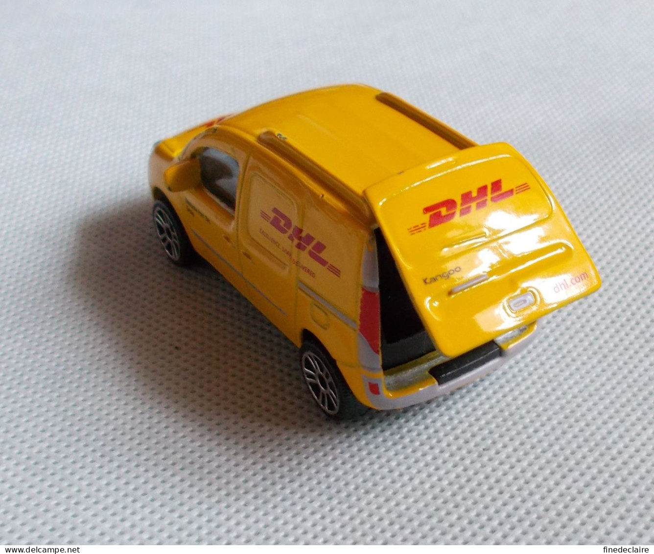 Voiture - Renault Kangoo Express DHL Jaune Majorette - Réf: 288B - Ech: 1/64 - Majorette