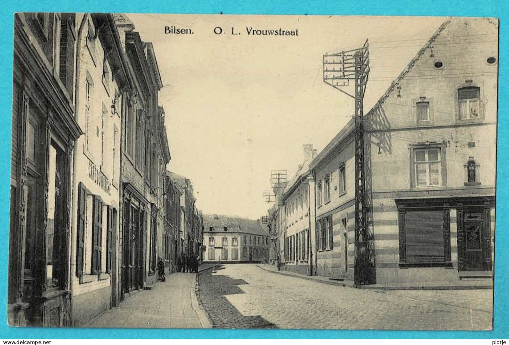 * Bilzen - Bilsen (Limburg) * (Uitgave J. Simoens) Onze Lieve Vrouwstraat, Rue Notre Dame, Animée, Café - Bilzen