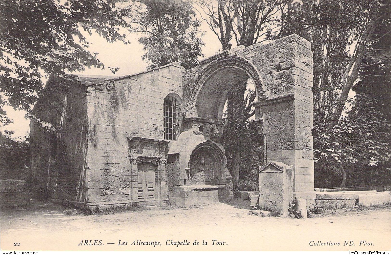 FRANCE - 13 - ARLES - Les Aliscamps - Chapelle De La Tour - Carte Postale Ancienne - Arles