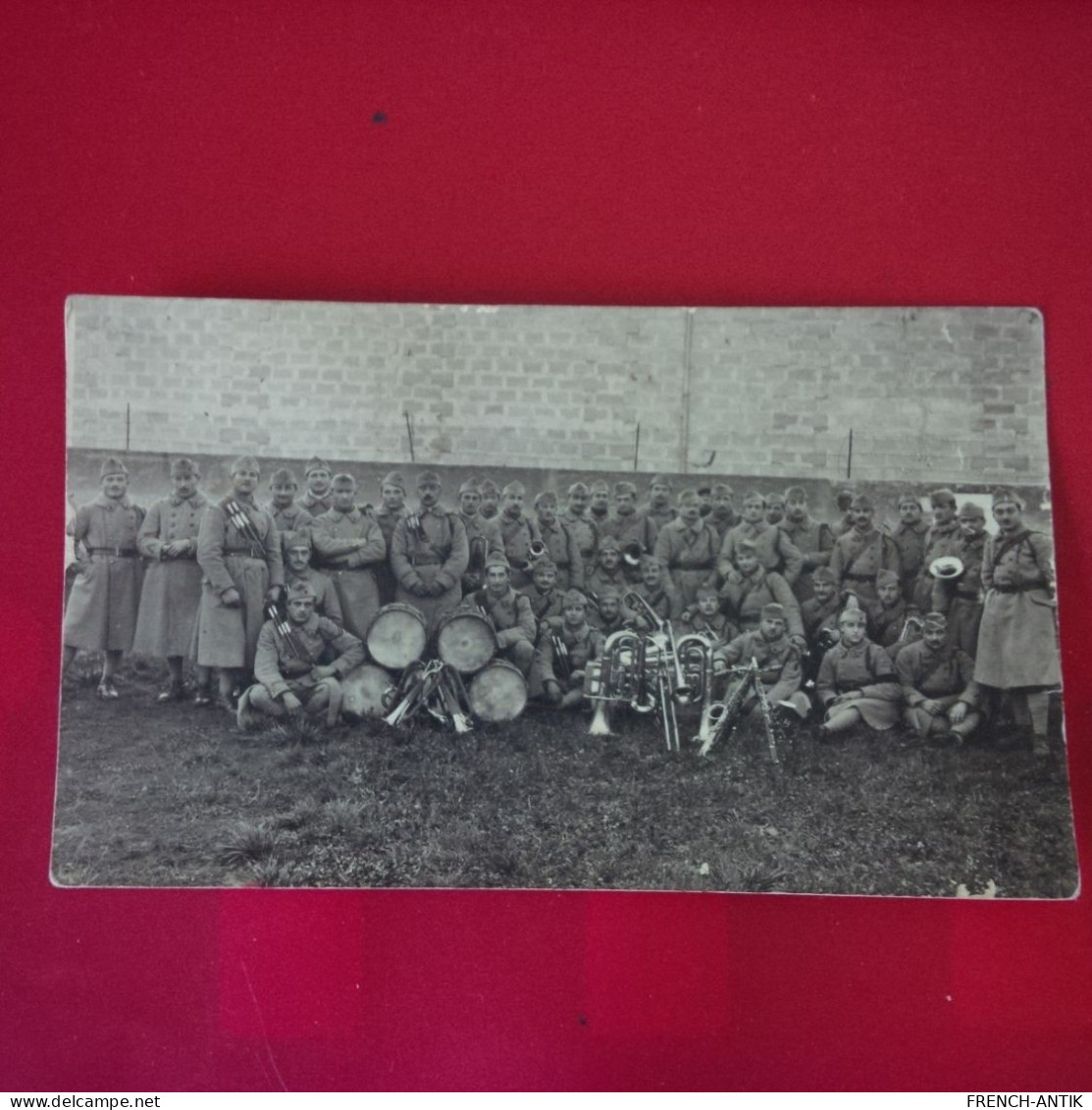 CARTE PHOTO FANFARE DU 9EME REGIMENT D INFANTERIE 1918 AGEN ? LIEU A IDENTIFIER - Oorlog 1914-18