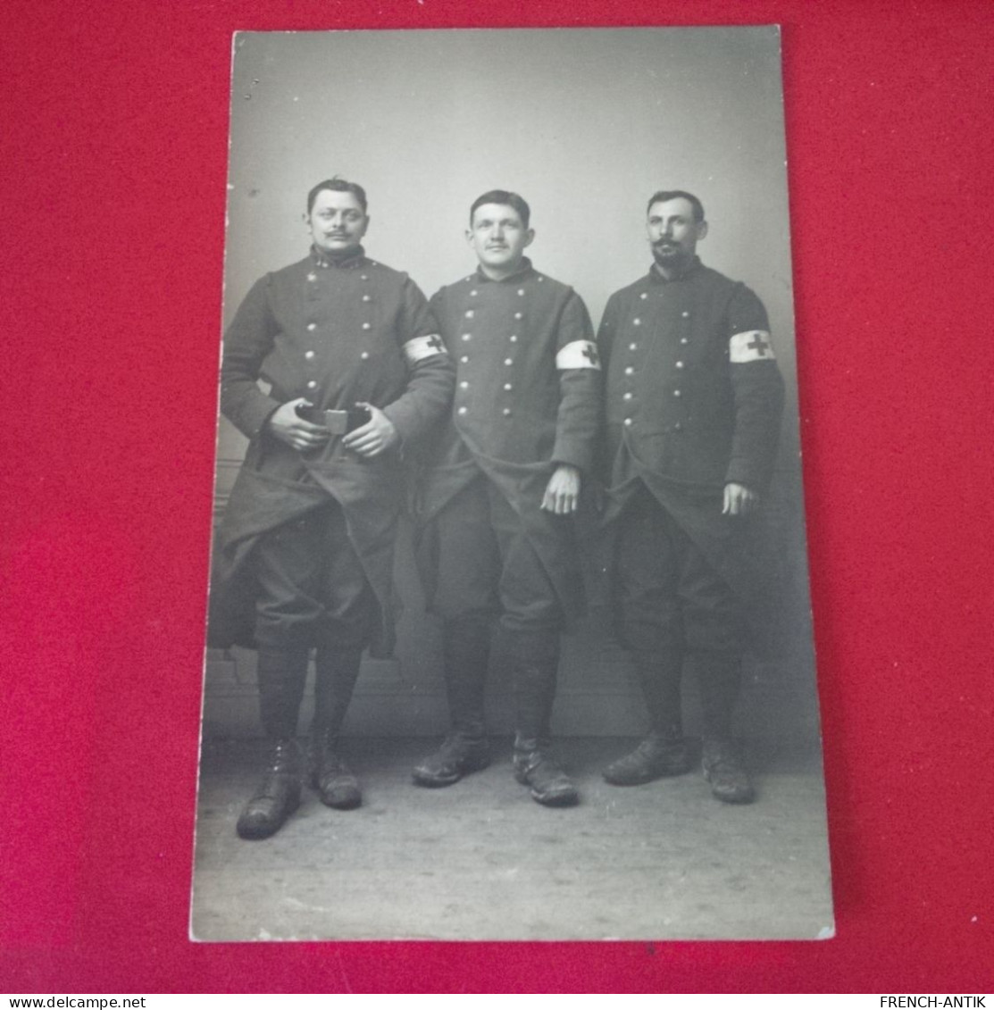 CARTE PHOTO HALLIVILLERS SOLDAT CROIX ROUGE 1915 - Andere & Zonder Classificatie