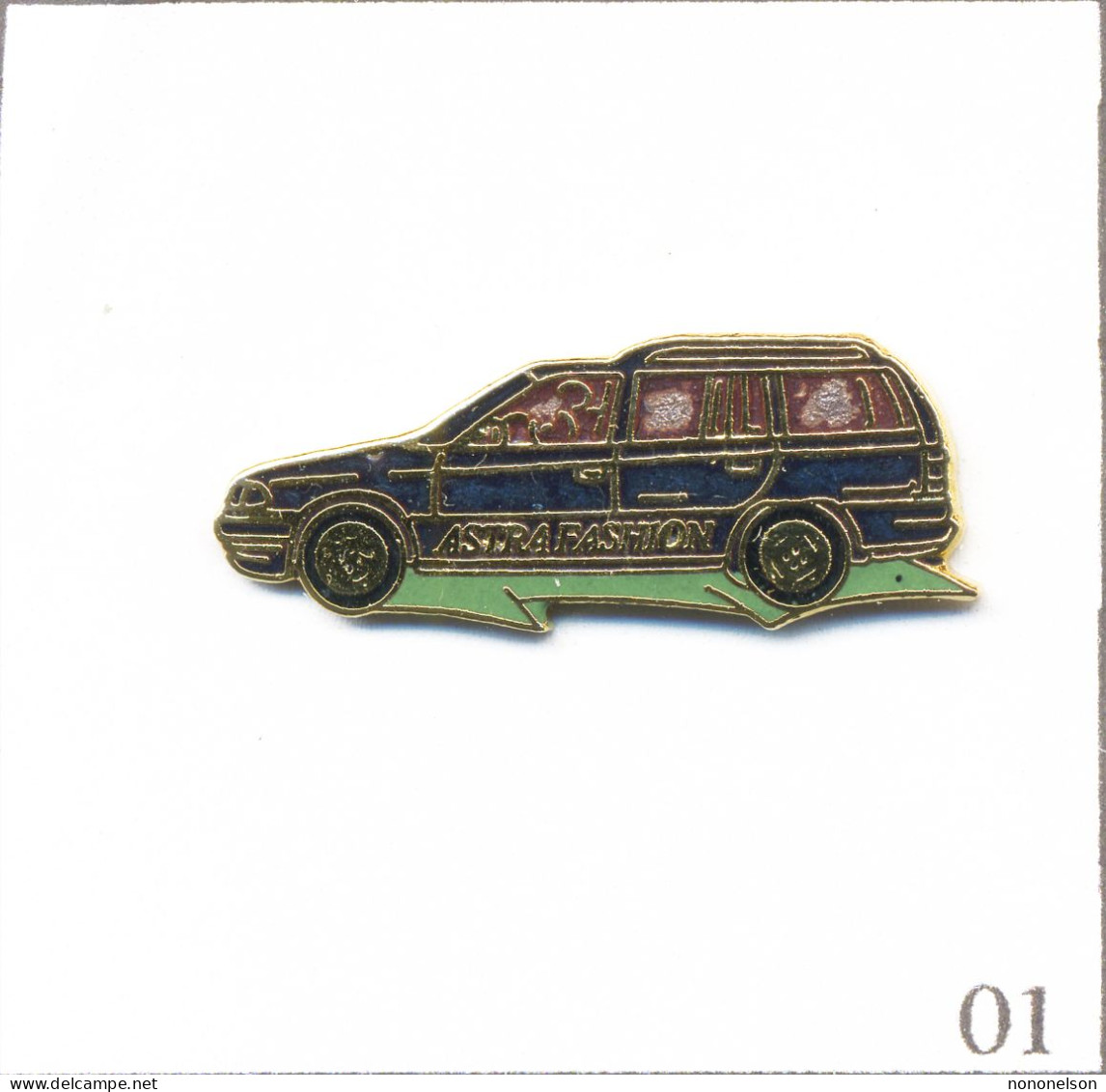 Pin's Opel / Modèle Astra “Fashion“- Version Carrosserie Bleu Canard. Est. Démons & Merveilles. EGF. T955-01 - Opel