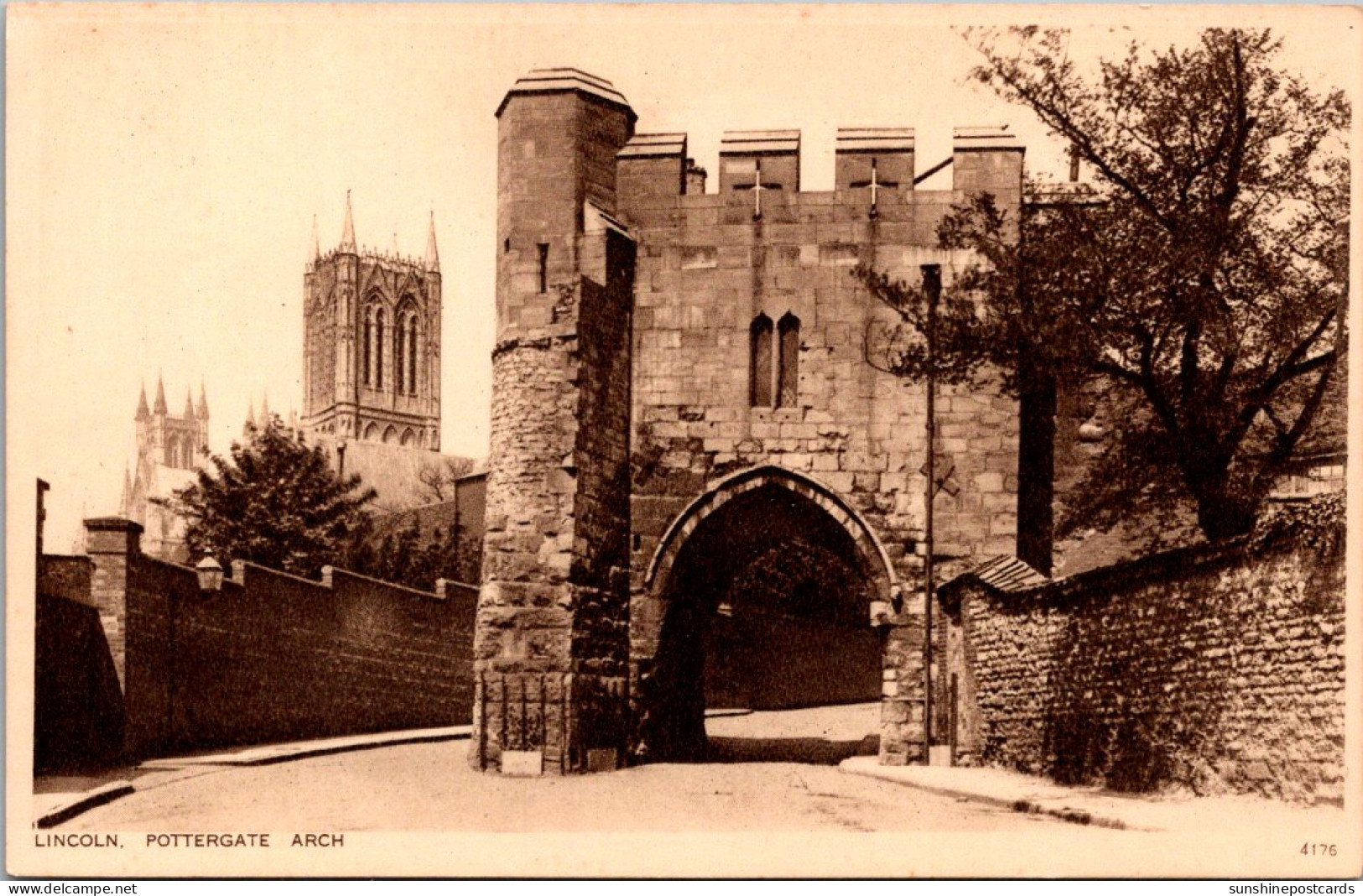 England Lincon The Pottergate Arch - Lincoln