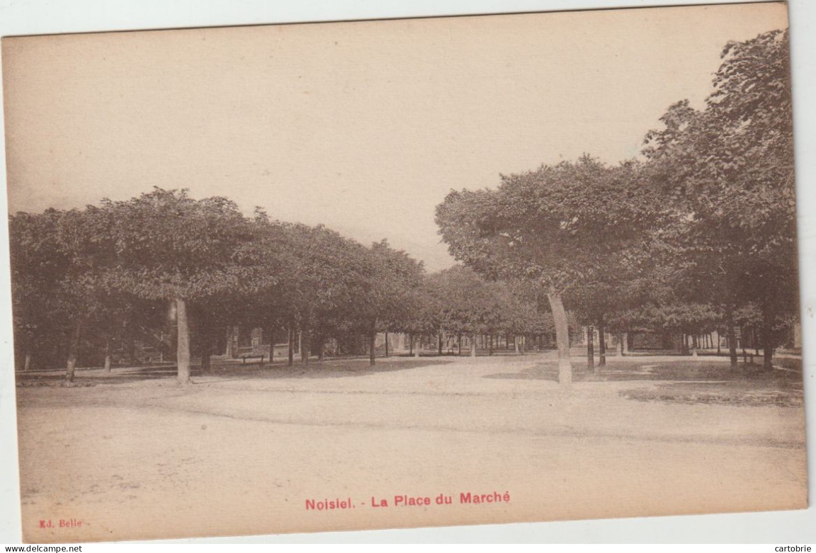 Dépt 77 - NOISIEL - La Place Du Marché - Noisiel