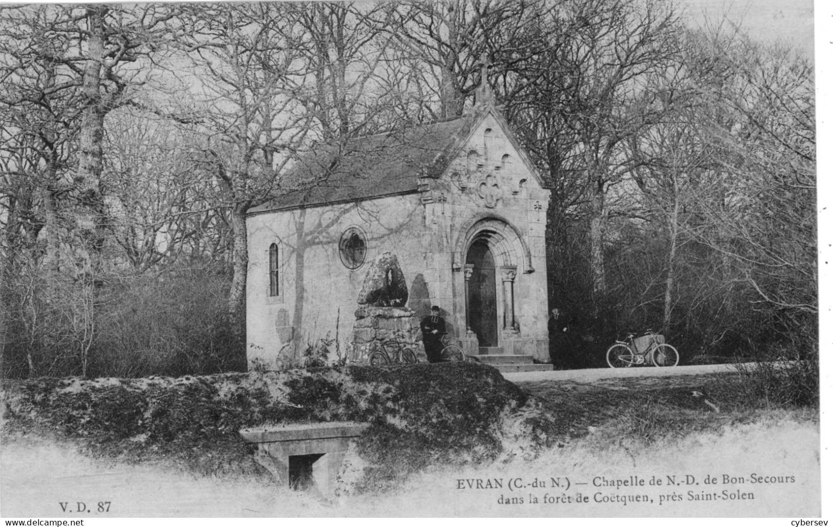 EVRAN - Chapelle De N.D. De Bon Secours Dans La Forêt De Coetquen - Mr Le Curé Venu à Vélo - Evran