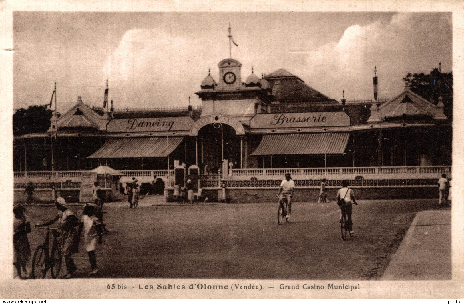 N°106359 -cpa Les Sables D'Olonne -Grand Casino- - Casinos