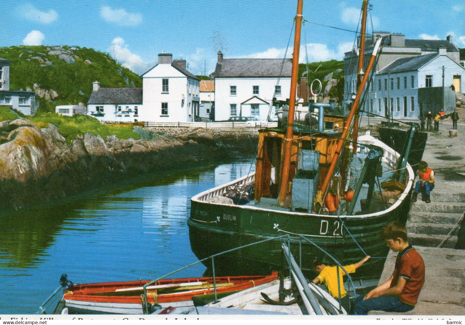 BURTONPORT, THE FISHING VILLAGE, ENFANTS, BATEAUX DE PECHES COULEUR  RE F 9377 PARO - Donegal