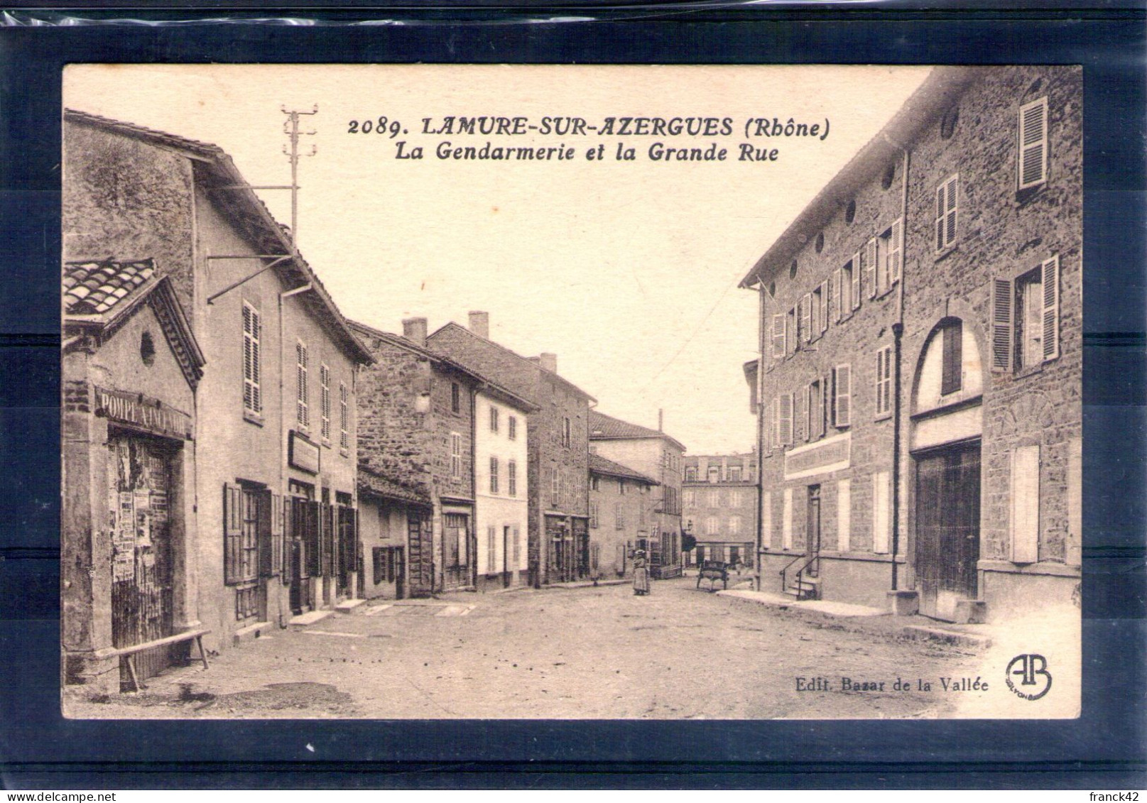 69. Lamure Sur Azergues. La Gendarmerie Et La Grande Rue - Lamure Sur Azergues