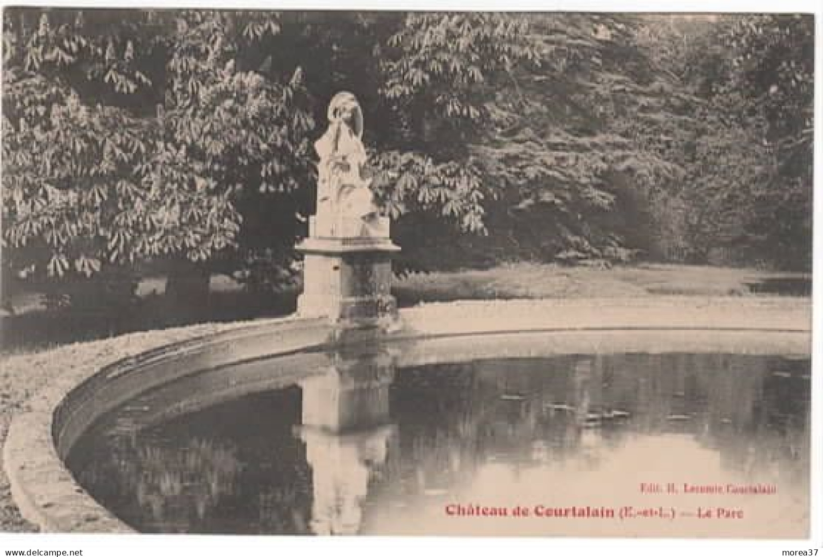 COURTALAIN  Le Château  Le Parc   (feuillets Qui Commencent à Se Détacher) - Courtalain