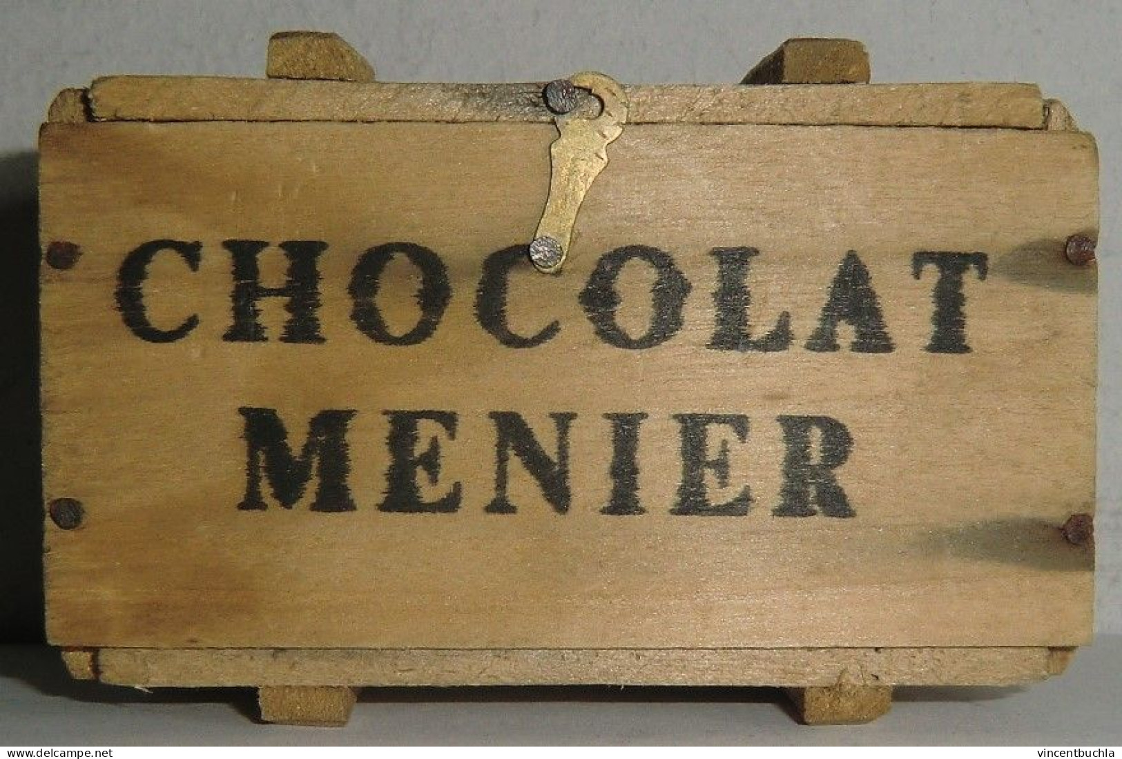 Ancienne Petite Boite En Bois Transport Chocolat Menier état Neuf - Chocolade