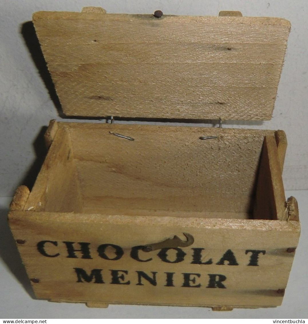 Ancienne petite boite en bois transport chocolat Menier état neuf