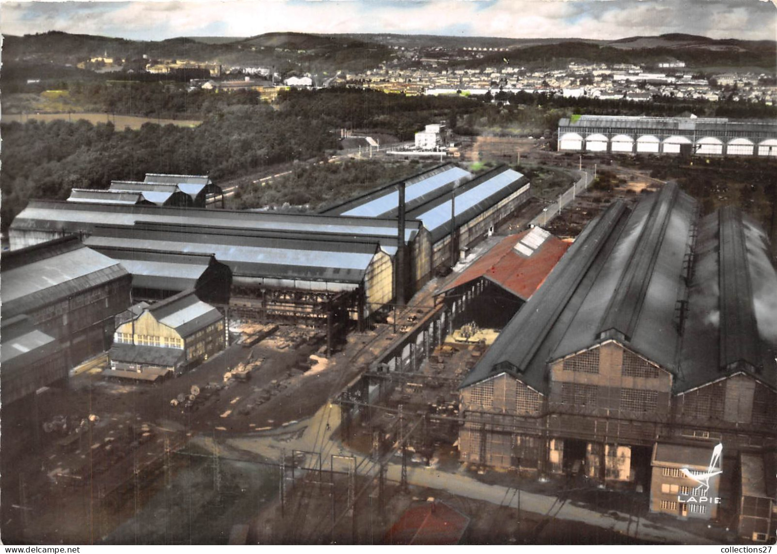 71-LE-CREUSOT- VUE PANORAMIQUE AU 1er PLAN LES USINES SCHNEIDER - Le Creusot