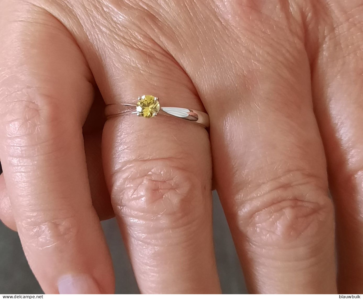 14k (.585) witgouden ring met gele saffier