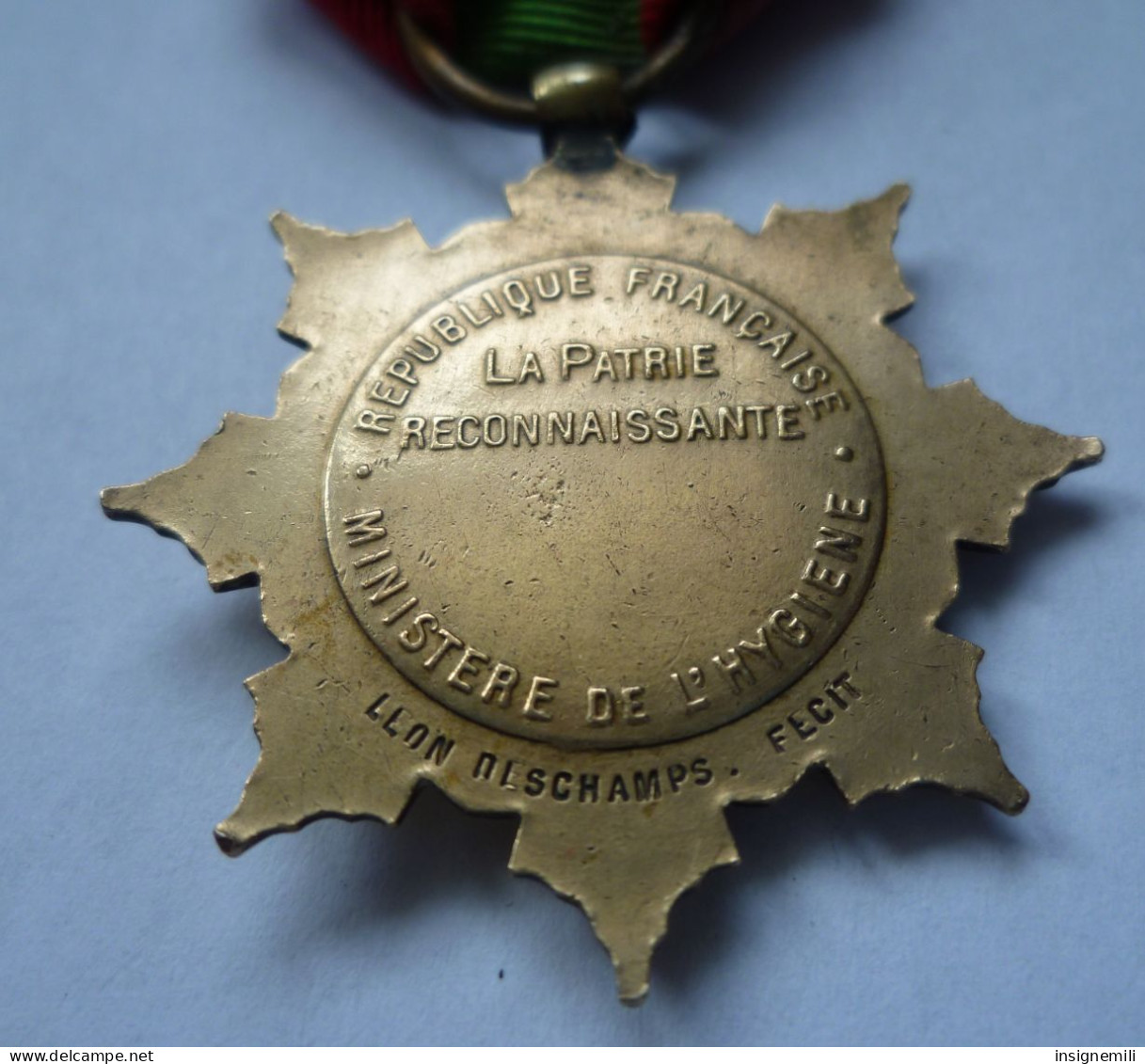 MEDAILLE MINISTERE DE L'HYGIENE, LA PATRIE RECONNAISSANTE, FAMILLE FRANCAISE - Graveur DESCHAMPS - Frankrijk