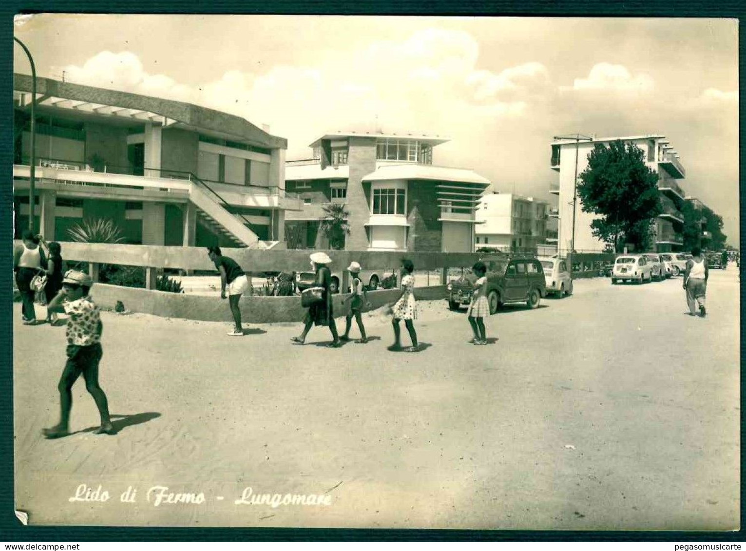 MN019 - LIDO DI FERMO - LUNGOMARE ANIMATA AUTO CAR 1950 CIRCA - Fermo