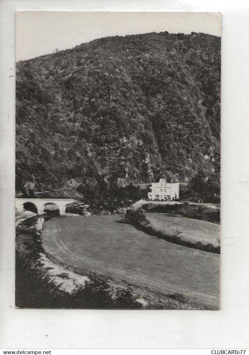 Bourscheid (Luxembourg) : L'Hôtel Restaurant Du "Moulin"  Hameau De Bourscheid-Moulin En 1950 GF - Burscheid