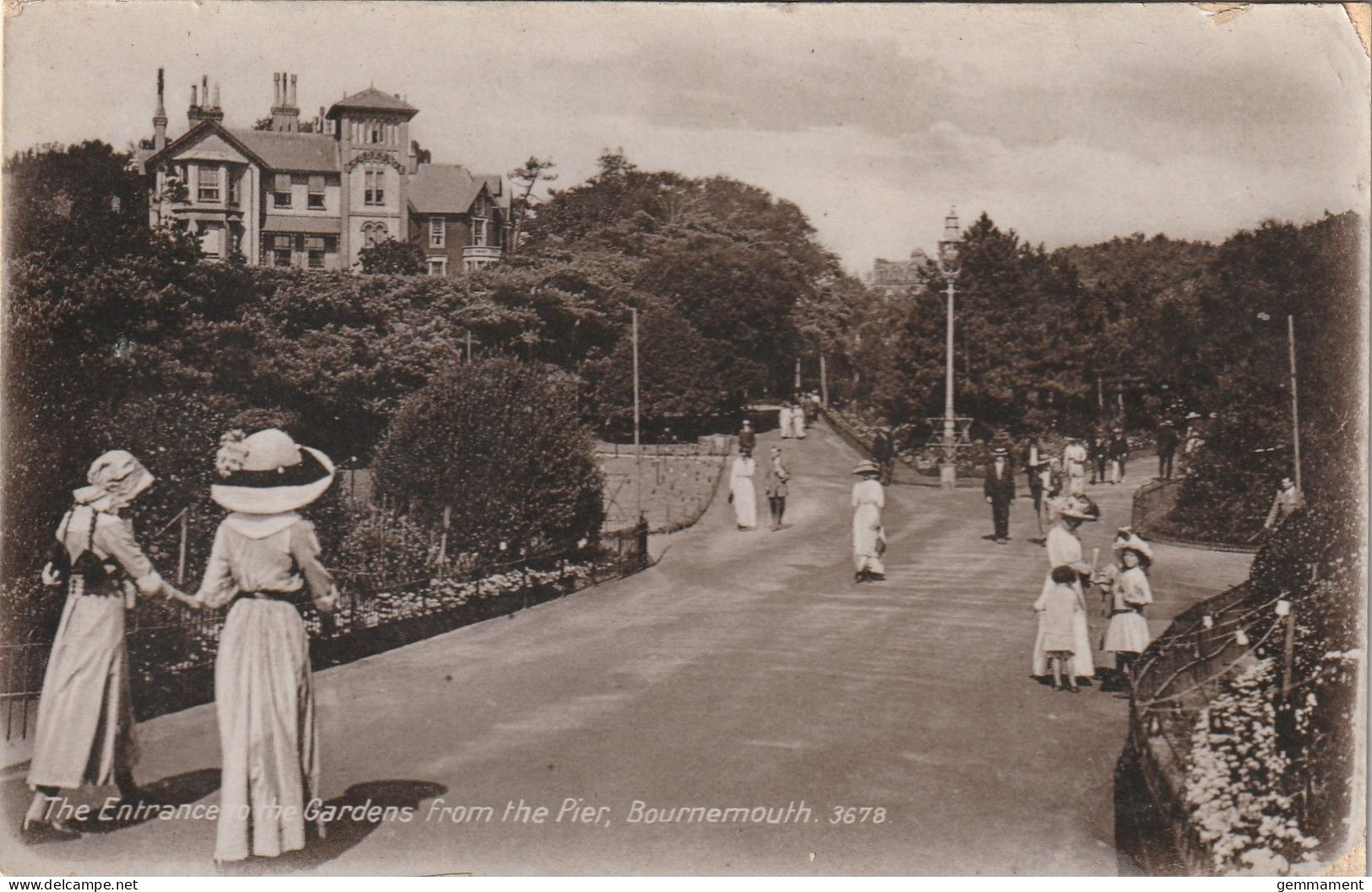 BOURNEMOUTH - ENTRANCE TO THE GARDENS  FROM THE PIER - Bournemouth (bis 1972)