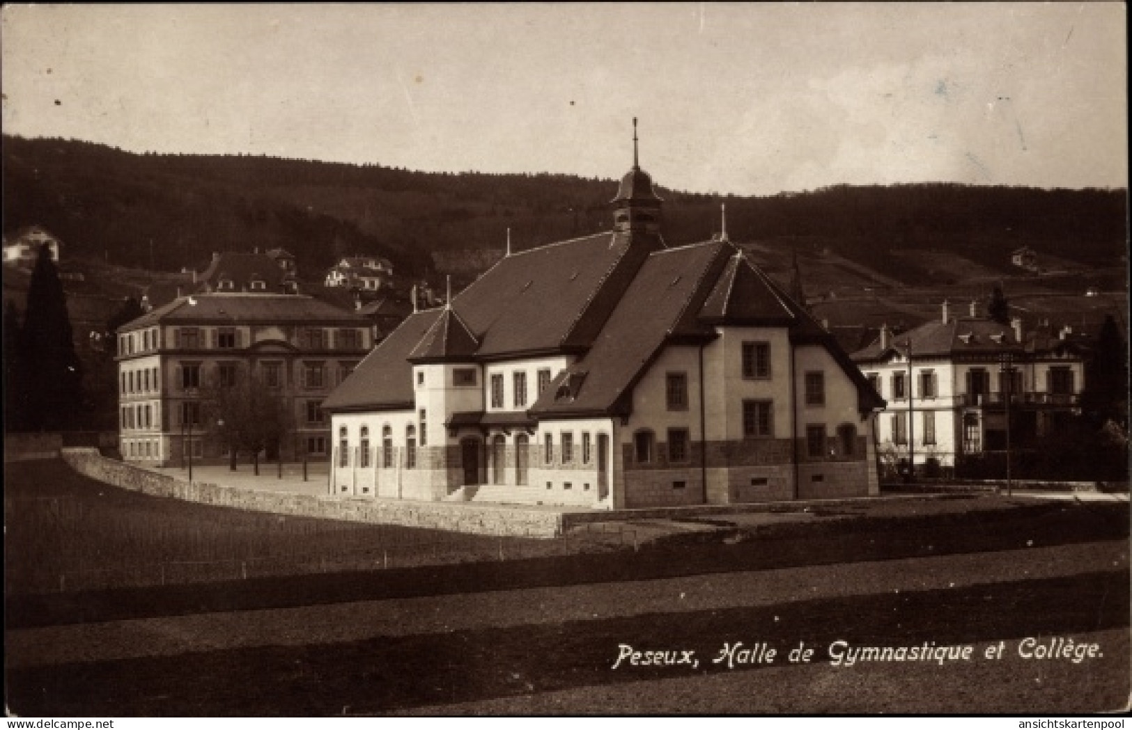 CPA Peseux Kanton Neuenburg Neuenburg, Turnhalle, Hochschule - Peseux