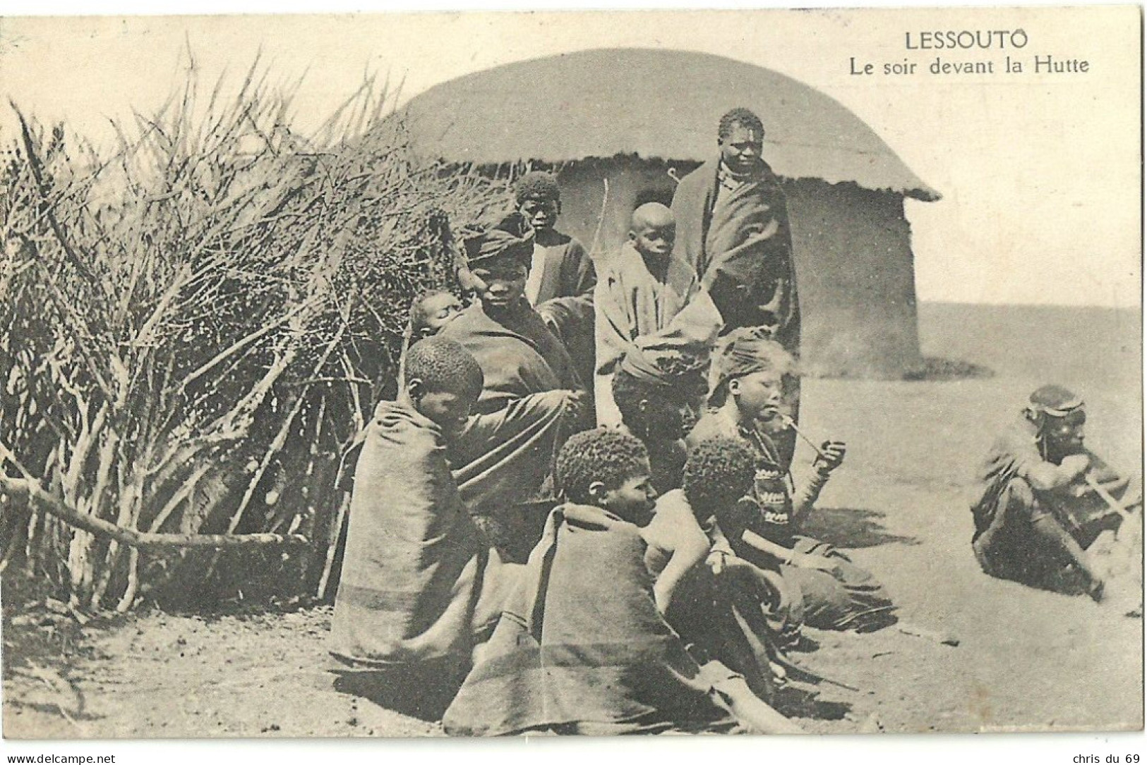 Lessouto Le Soir Devant La Hutte - Lesotho